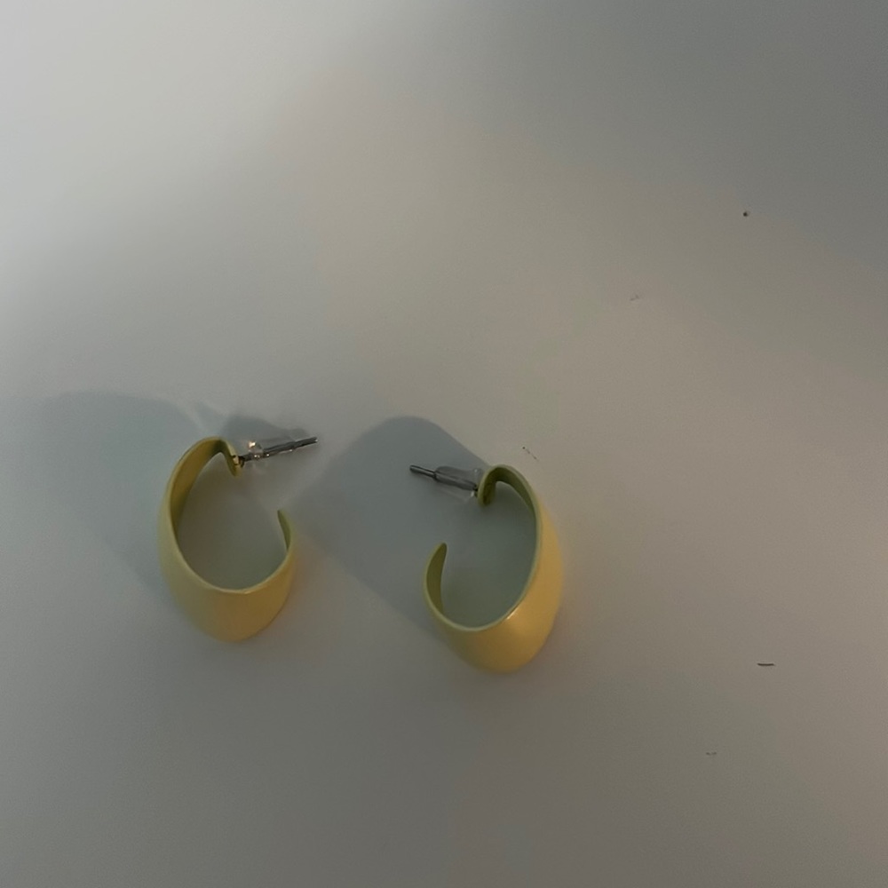 70s earrings green/yellow with a bit of shimmer